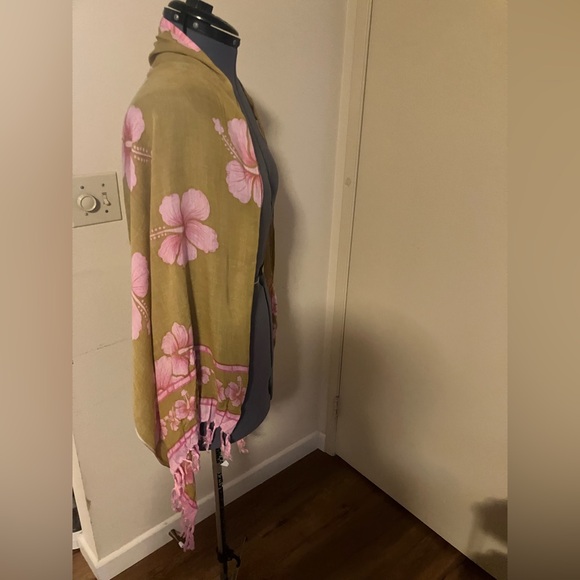 Touch of Hawaii Beige with Pink Hibiscus Scarf - Picture 5 of 7